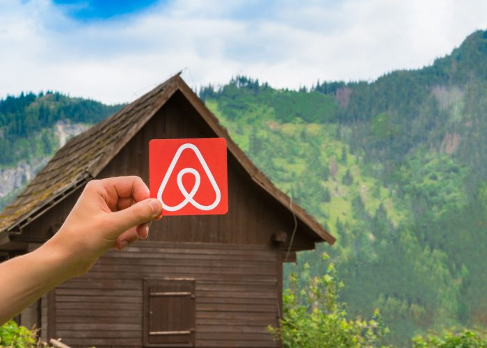 11 Things to Look for in an Airbnb Listing Before You Book